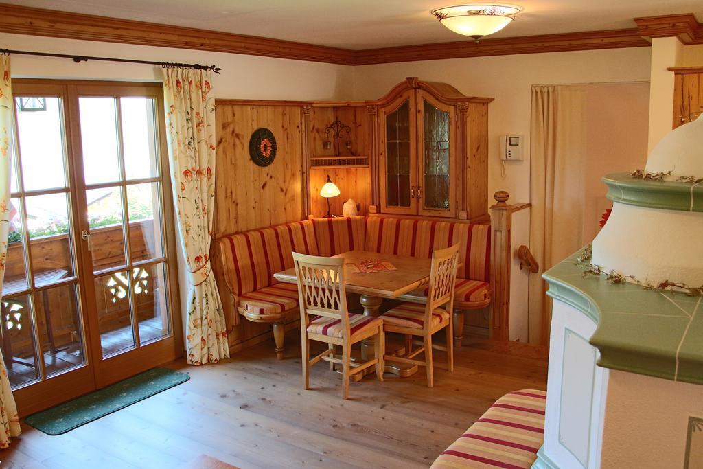 Ferienwohnung Schossleitner - Der Wohlfuehl-Ansitz Am Wolfgangsee Mit Weitblick Sankt Gilgen Camera foto